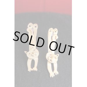 画像: 伸びネコ　ピアス