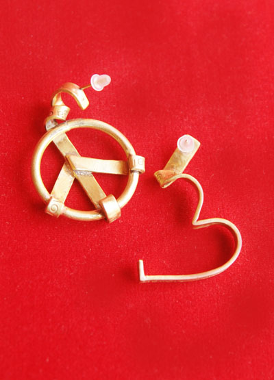 画像: Love&Peace　Ribbon ピアス